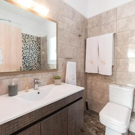 Mamfredas Luxury Villa *