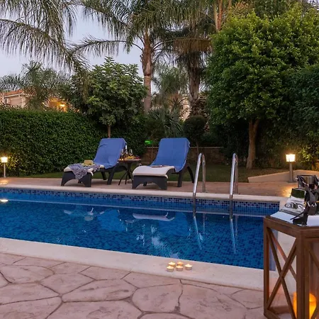 Mamfredas Luxury Villa *