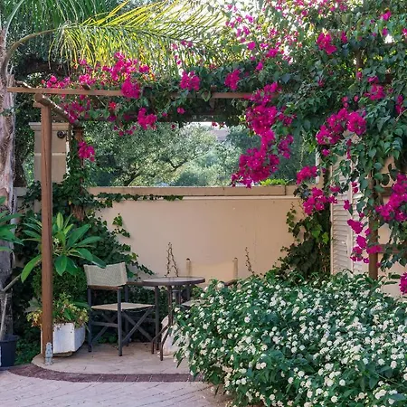 Mamfredas Luxury Villa *