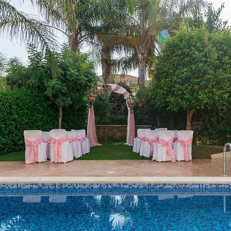 Mamfredas Luxury Vila *