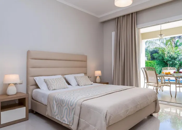 Mamfredas Luxury Villa *