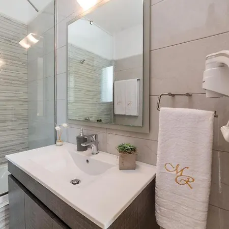Mamfredas Luxury Ciliví