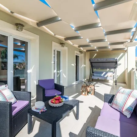 Mamfredas Luxury Villa *